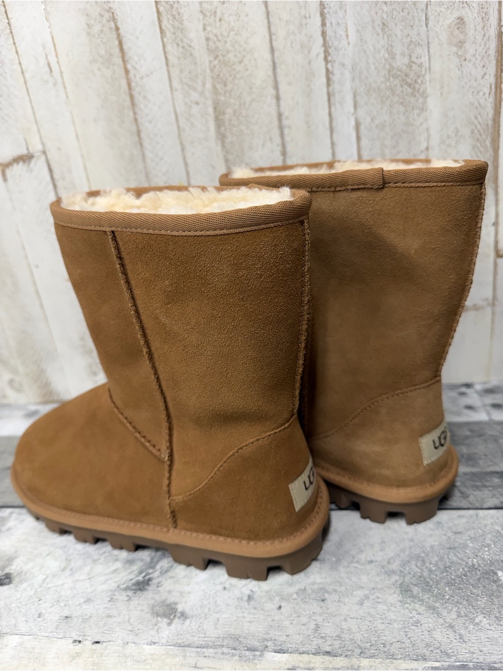 UGG Essential Short Boot II - Picture 4 of 7